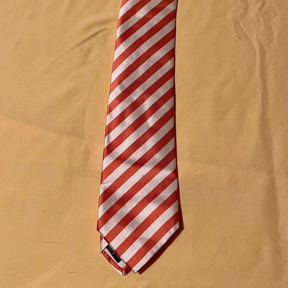 Tie Rack Other - EUC Tie Rack Orange Striped Necktie 👔